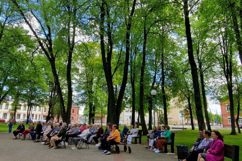 Poezijos pavasario šventė Švenčionių miesto parke