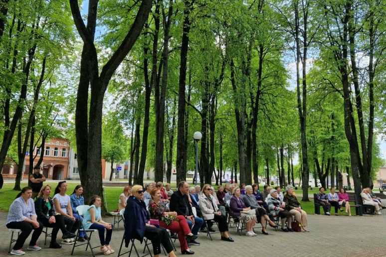 Poezijos pavasario šventė Švenčionių miesto parke