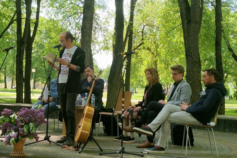 Poezijos pavasario šventė Švenčionių miesto parke