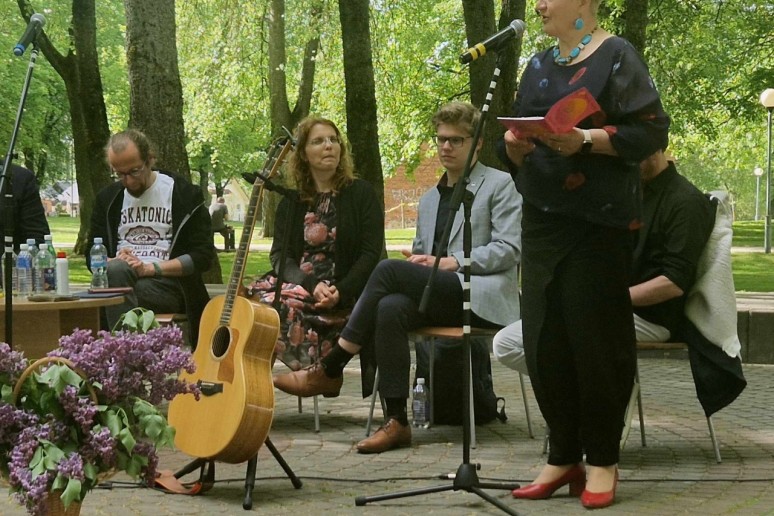 Poezijos pavasario šventė Švenčionių miesto parke