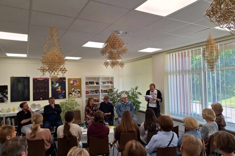 Poezijos pavasario šventė Švenčionėlių miesto bibliotekoje