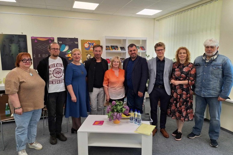 Poezijos pavasario šventė Švenčionėlių miesto bibliotekoje