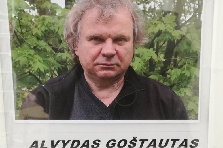 Alvydas Goštautas gimė 1960 m. Vilniuje.1971 – 1978 m. mokėsi M. K. Čiurlionio meno mokykloje. 1989 m. baigė Vilniaus dailės institutą (akademiją) grafikos katedra. Parodose dalyvauja nuo 1980 metų. Dirba oforto, medžio raižinio, akvarelės, pastelės ir kitomis technikomis. A. Goštauto darbus yra įsigiję privatūs kolekcionieriai iš 120 valstybių. Dalyvavo bienalėse Belgrade, Cacak (Serbija), Jerevane, parodose Turkijoje, Lenkijoje, Čikagoje, Vilniuje ir kt. Suteiktas meno kūrėjo statusas. Dabar gyvena Vilniuje.