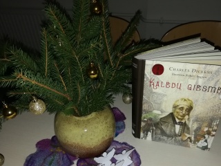 Laukiame  Kalėdų... Garsiniai skaitymai Pabradės m. bibliotekoje